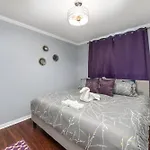 Stylish 2-Bedroom Apartment Near Toyota Center And Med Center