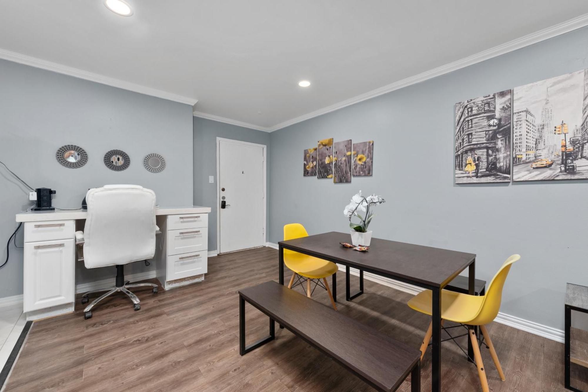 Apartment Stylish 2-bedroom Near Toyota Center And Med Center