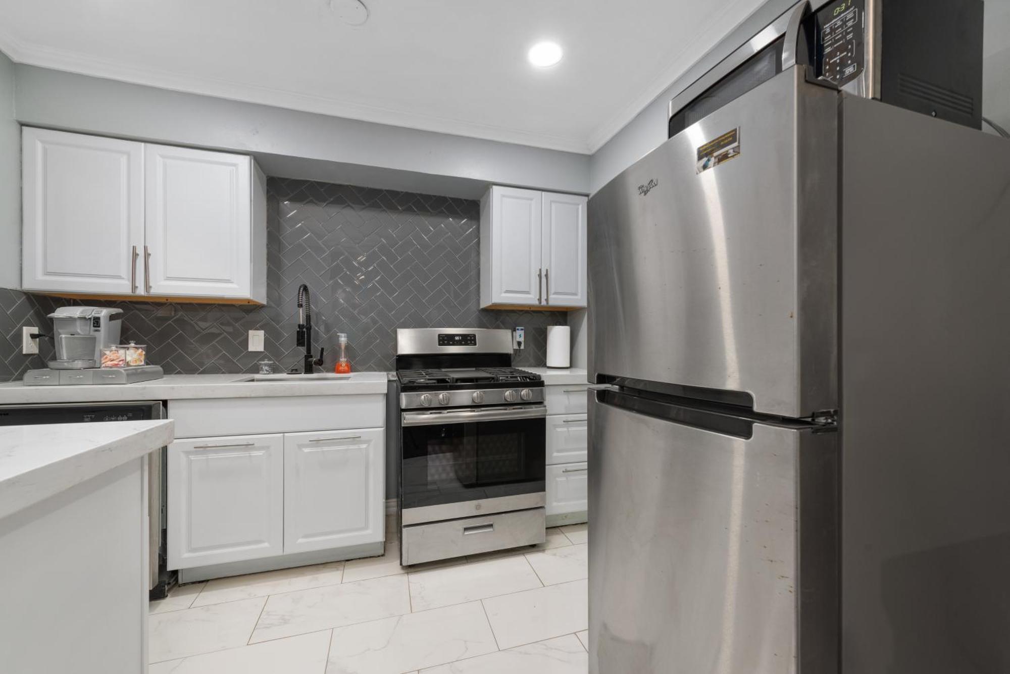 Stylish 2-bedroom Near Toyota Center And Med Center Apartment *