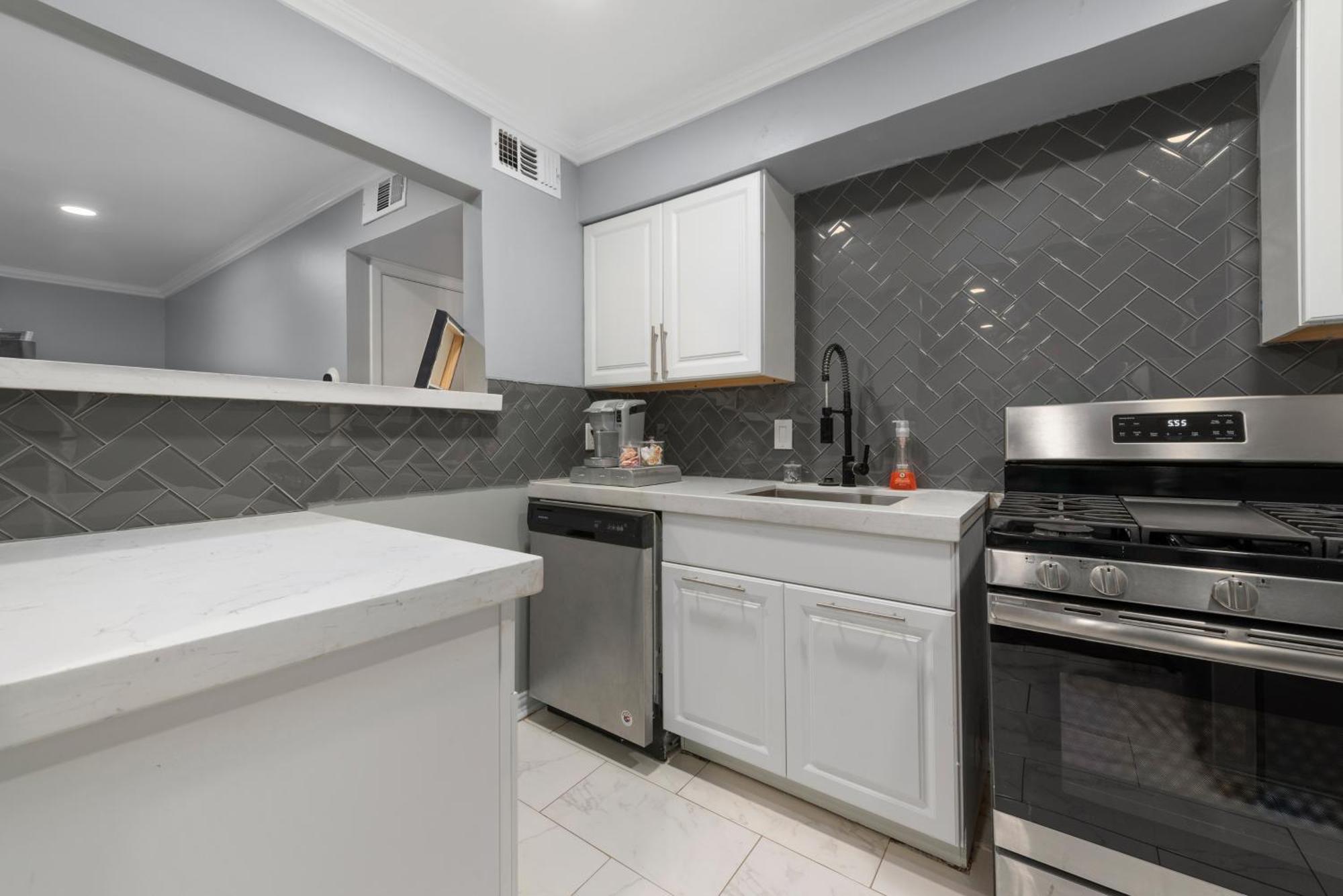 Stylish 2-bedroom Near Toyota Center And Med Center