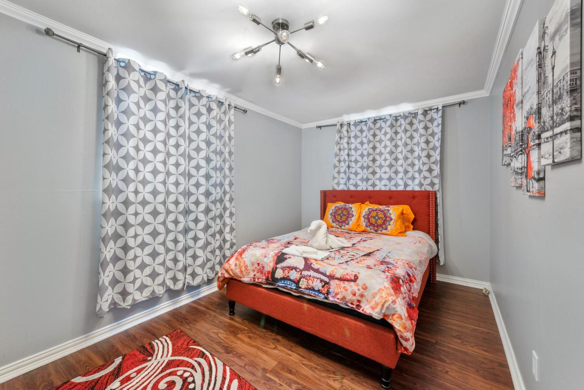 Apartment Stylish 2-bedroom Near Toyota Center And Med Center